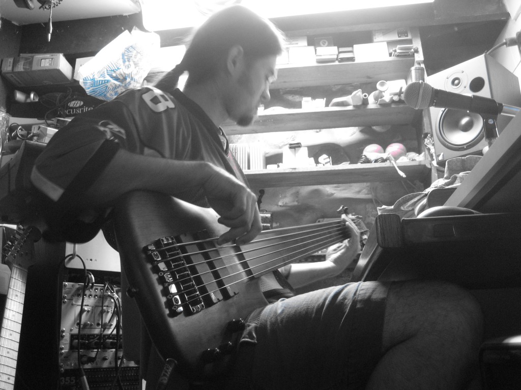 More fretless soloing US session